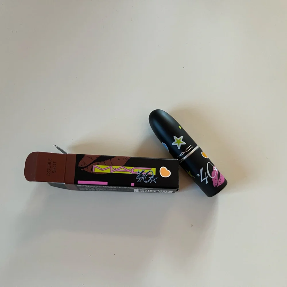 NIB MAC Double Shot Amplified Crème Lipstick Limited Edition 40th Anniversary